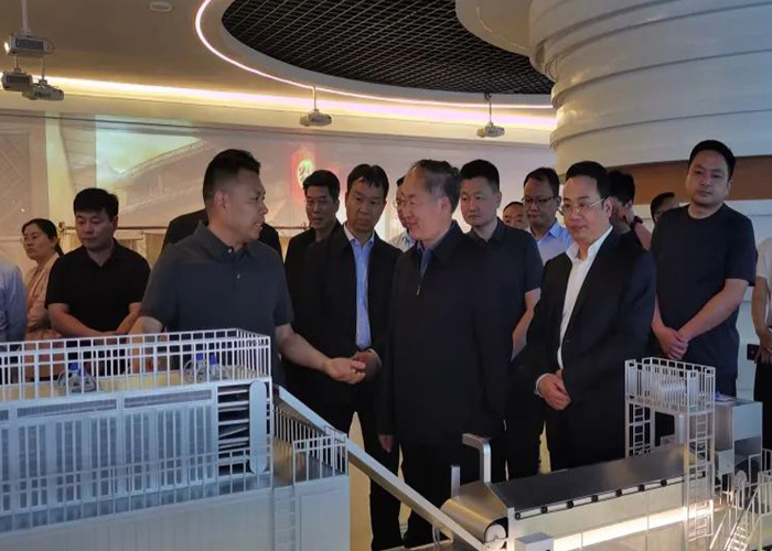 襄城考察团走进丽星，共谋酸辣粉产业发展新路径