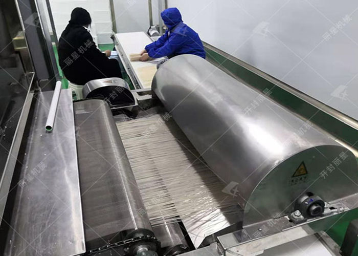 从手工到机器:粉条加工的发展 从手工到机器:粉条加工的发展